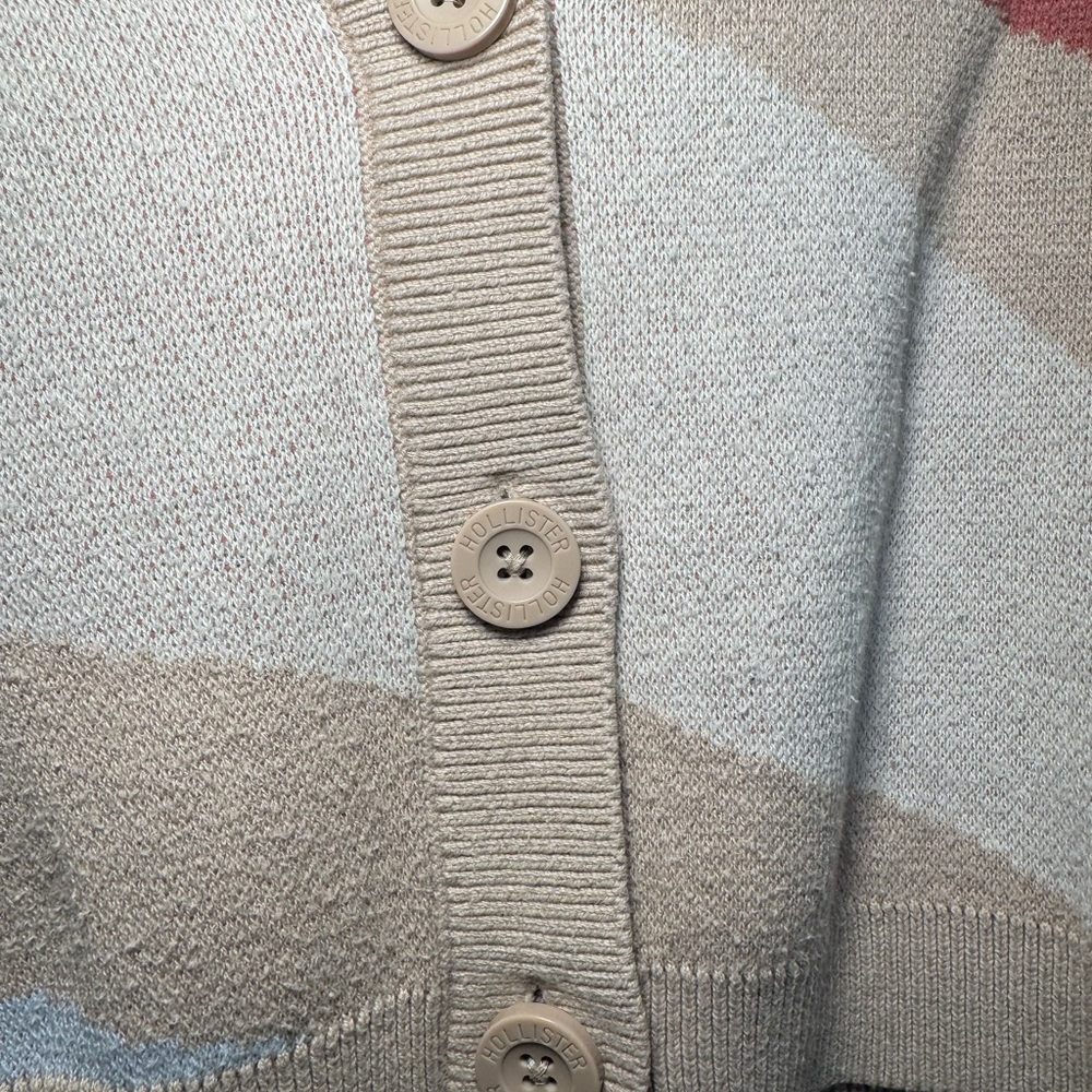 Vintage “Y2K” Hollister Button-Up Cardigan. - Picture 3 of 3